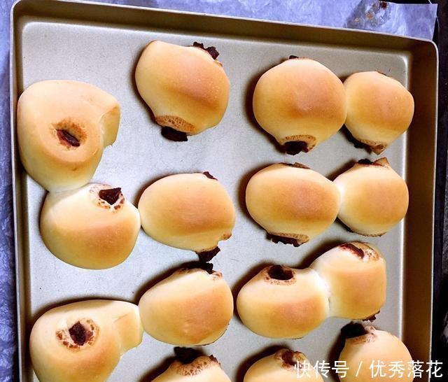 早餐|一个接一个,香甜可口牛奶面包,特别适合儿童早餐时吃