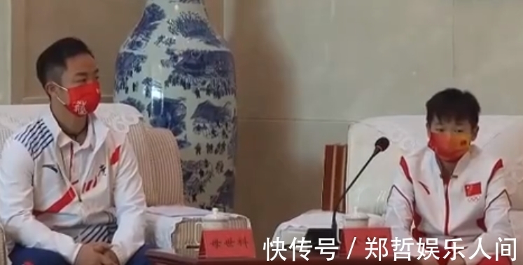 奥运会|全红婵首度现身!领导接见时愣神,全场瞩目焦点,合影绝对C位