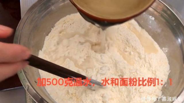 天冷了,玉米面这样做,太香了,给大鱼大肉也不换,做法还简单