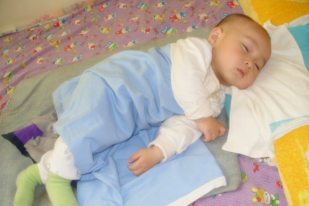 宝宝|睡姿千千万,让宝宝越睡越“迟钝”的睡姿,妈妈要及时纠正