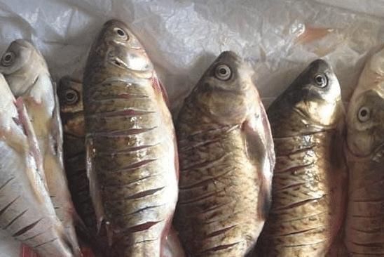 鱼腥味|想要去除鱼腥味,放醋是“大忌”,厨师教你1招,鱼肉鲜嫩无腥味