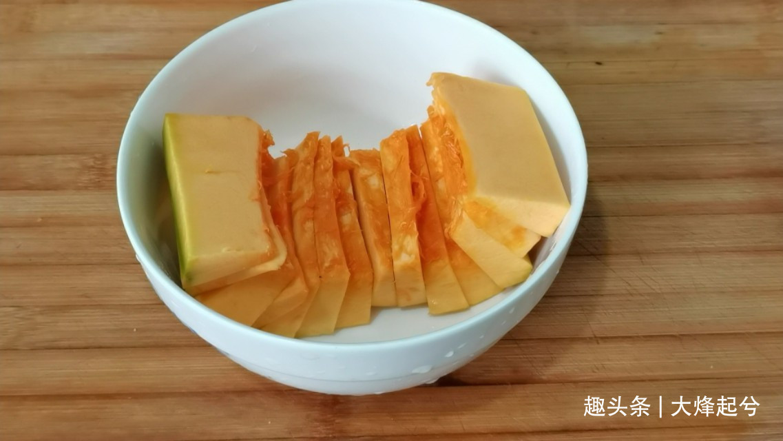 秋冬板栗营养,用板栗南瓜做解腻小甜品,香甜软糯,美味又可口