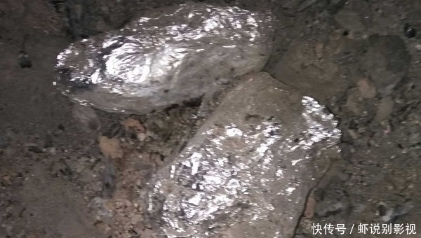 韩国人好奇点了只叫花鸡,端上来愣了,中国吃货太笨了