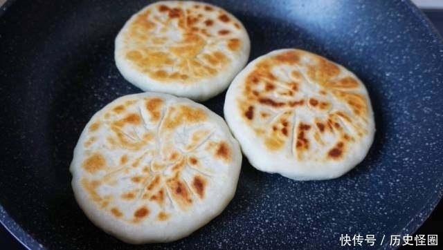 馅饼|家常菜:韭菜鸡蛋馅饼每一口都有鲜嫩劲儿