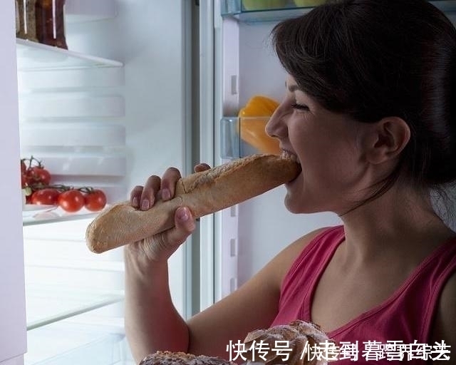 热水泡脚|血压高的人，不妨记住“睡前4点”，血压稳，寿命长！