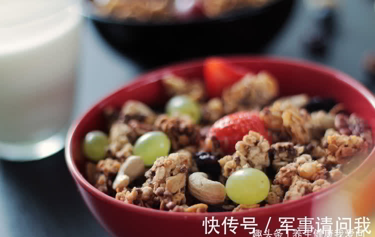 乳腺|提醒:中老年人是癌症“预备军”?出现5种表现,该做做检查了