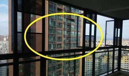 实用|你们封阳台的方法早就过时了，现在都流行这样封阳台，好看又实用
