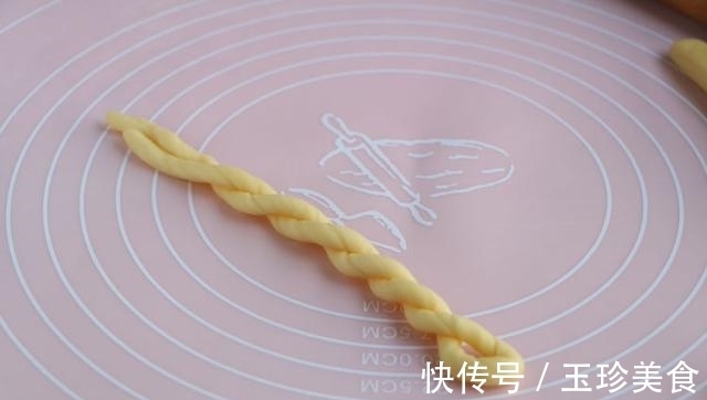 小苏打|自制传统小麻花,扭一扭炸一炸,香甜酥脆不用花钱买