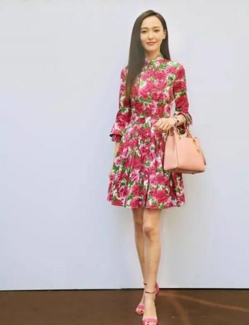  学会|女人过了40岁，一定要学会“减法穿搭”，高级又显气质