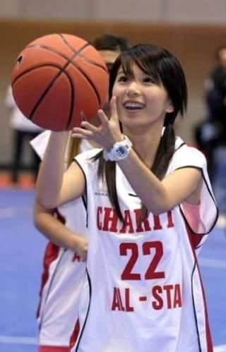 最美篮球女星!刘亦菲唐嫣应采儿上榜,迪丽