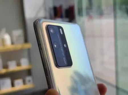 颜值|华为高颜值旗舰机，性能出众，7nm 麒麟 990 加持，表现出色！