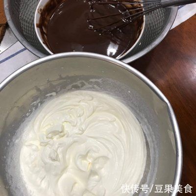ix3|这道巧克力慕斯蛋糕藏着小惊喜，瞬间征服你