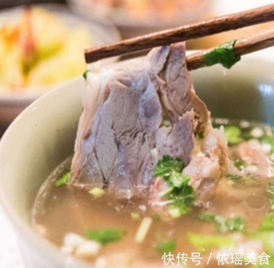 炖羊肉时,放香料不对,大厨:只加这2样,羊肉鲜香美味还没膻味
