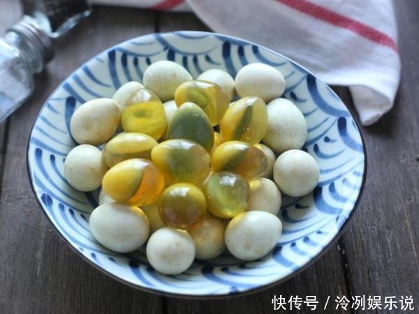 安心|皮蛋别再买了,教你自己腌,滚一滚两天就做好,无添加吃着更安心