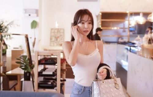 郑有贞|牛仔裤设计展现了女神的气质之美,让郑有贞塑造出靓丽的女神范