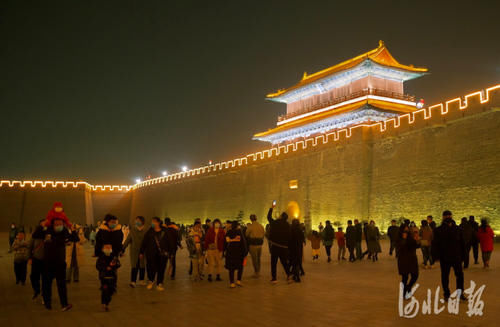 中年|河北石家庄:夜游古城度新春