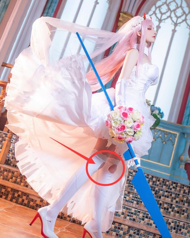 婚纱|魔王晒最新Cos作品，身披婚纱还原度逼真，腐团儿真比不了？