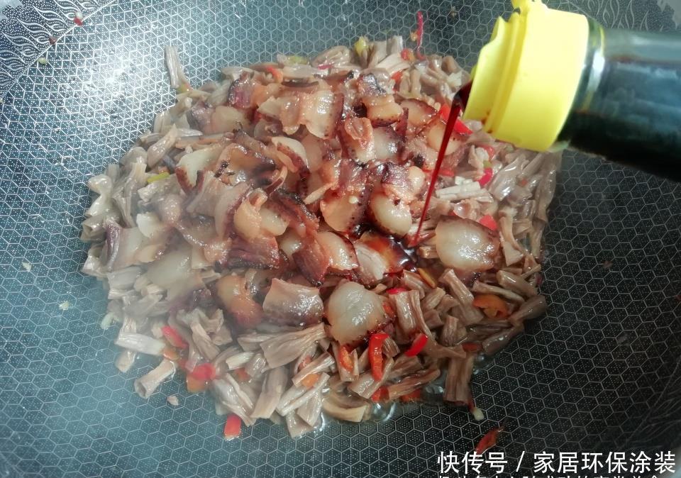 香菜|此菜我家每年晒20斤，和腊肉是绝配，肉香菜鲜口感好，家人都爱吃
