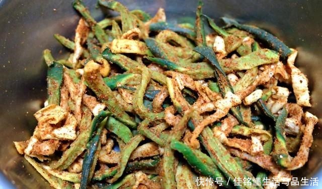 嘎嘣脆|冬天最爱吃的萝卜干,这做法简单省时间,两天就入味,好吃嘎嘣脆