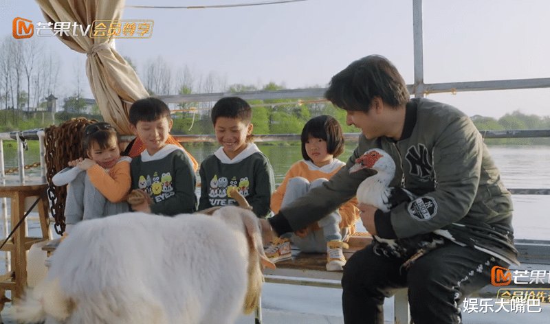 《向往5》彩蛋上线,艺兴首次出镜完美融入,常驻嘉宾唯独少了她