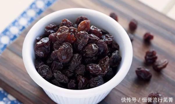 零食|谁说葡萄干只能当零食,学会这些吃法,营养翻倍,美味又馋人