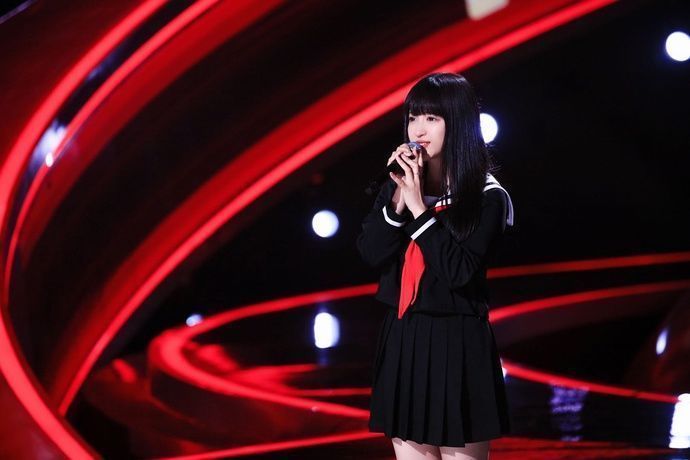 范茹参加中国好声音惹关注美妙歌声获评委转身