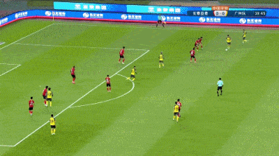 石笑天|杨立瑜世界波!中超:广州队2-0十人亚泰 张琳芃伤退