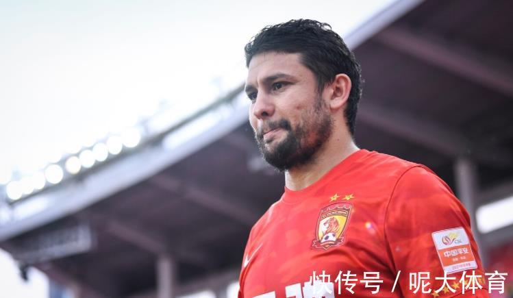 最佳阵容|外媒:中超2021赛季最佳阵容,4名本土球员,22岁小将脱颖而出