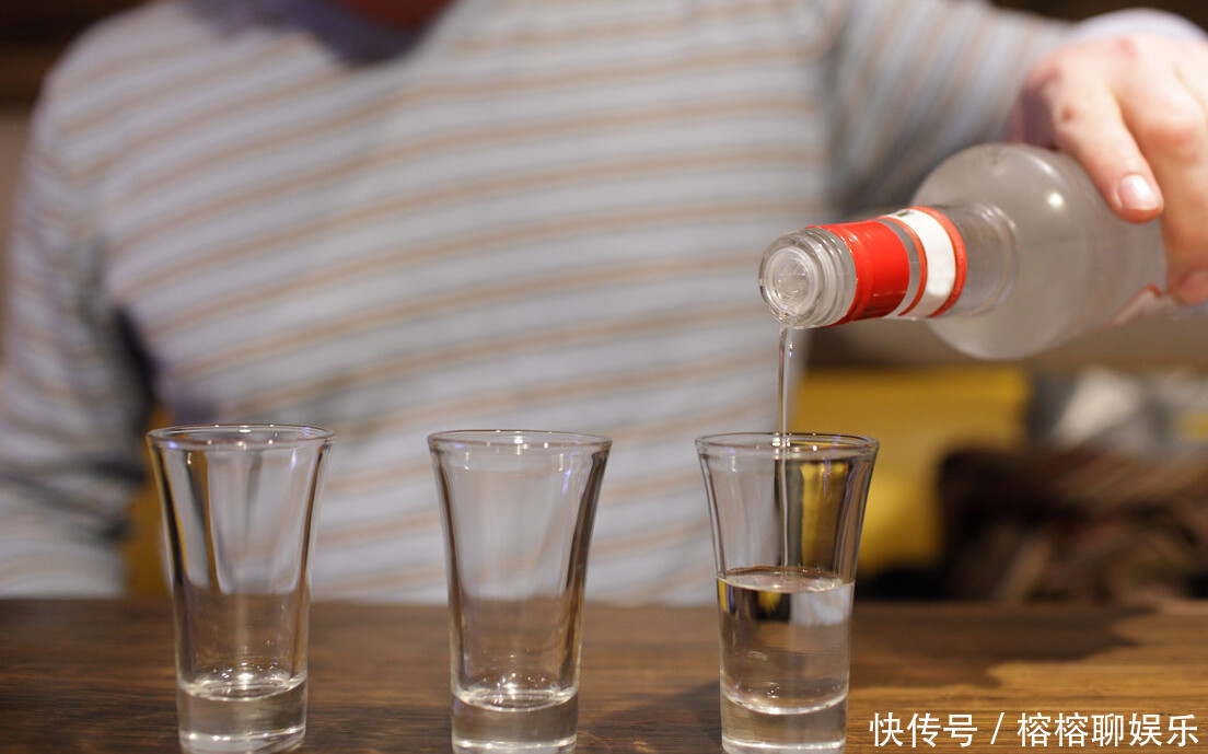 价格便宜|超市这4种廉价白酒,虽不起眼,却都是纯粮好酒,行家才识货