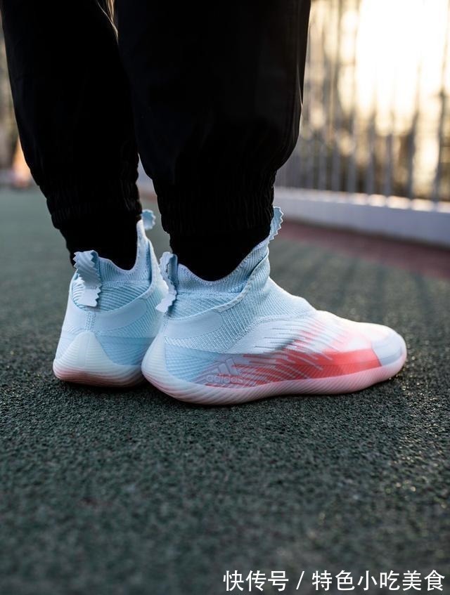 大招 顶级缓震+超高颜值!adidas憋了一年的大招悄悄登场!