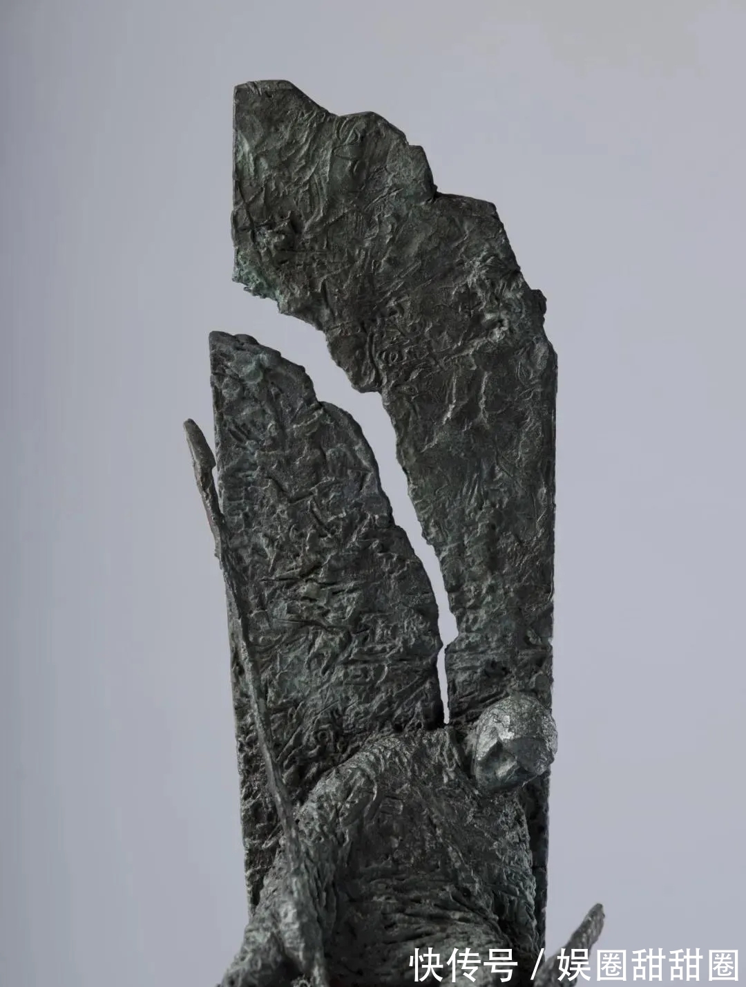 Quinn!Bob Quinn 和他的表现主义雕塑