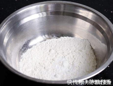 烫面|炸糖糕时,别只会烫面,用上这1招,糖糕个个酥脆空心,还不粘手