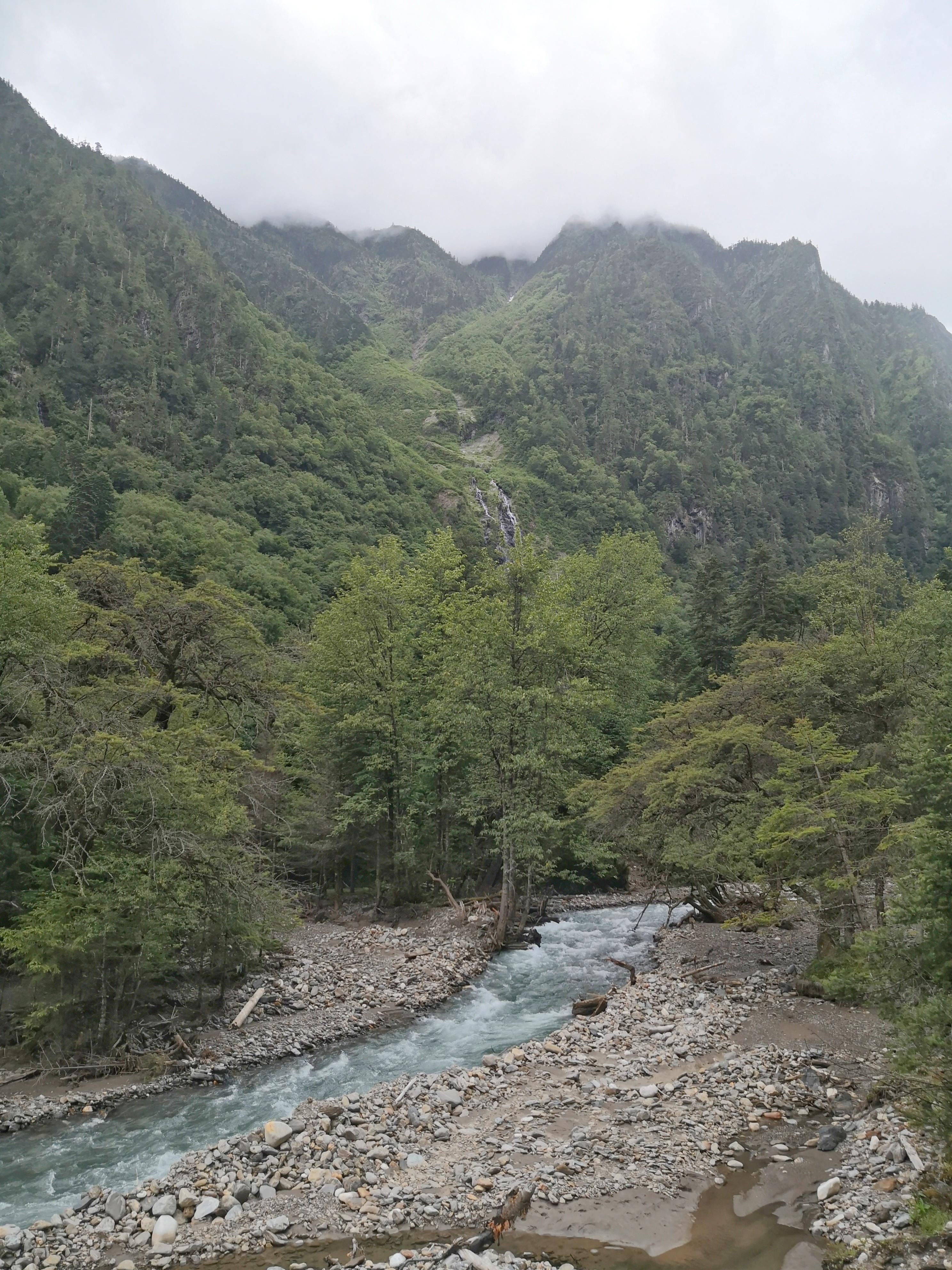 西当|#北京现代第七代伊兰特#不去天堂，就去雨崩