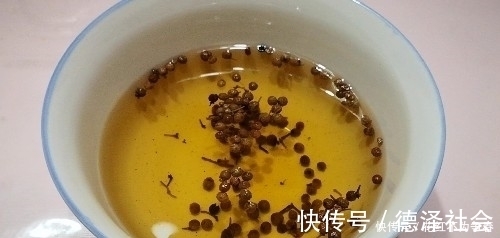 用萝卜包饺子，究竟用不用焯水？之前没注意，难怪饺子不鲜美