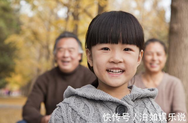 老人|5岁闺女被送到奶奶家，接娃时爸妈哭笑不得，网友喜庆福娃