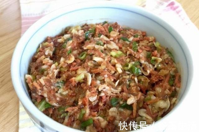鸡精|怎么调饺子馅不干巴,还能鲜美嫩滑大厨教你一招,就是这么简单