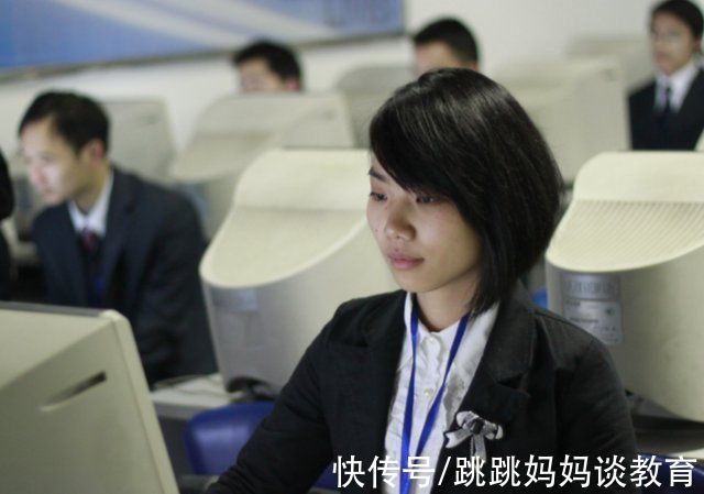 北京体育大学|任子威在冬奥会夺首金，却因作业被老师“拉黑”，网友:用心良苦