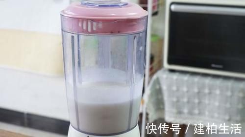 馒头教你这样做，不用酵母不加水，个个蓬松不塌陷，撕着吃更过瘾