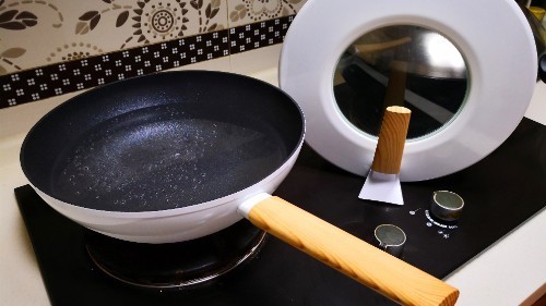 冲洗|原来不粘锅也要开锅和养护，很多人不懂，怪不得越用越粘还掉涂层