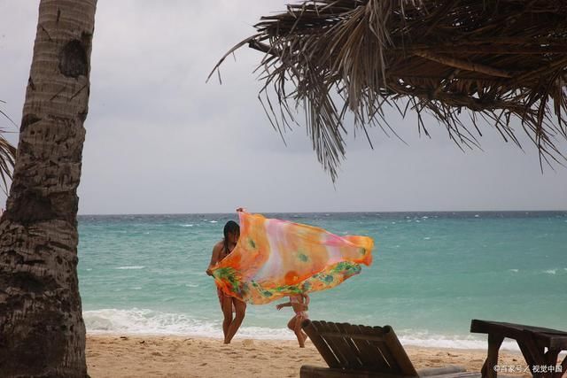 蓬莱#海滩诗词27首十里长滩云水阔,千堆雪浪玉生烟