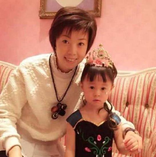 袁立|抛弃同居12年的袁立,转身娶小20岁张怡宁,他为何能吸引张怡宁