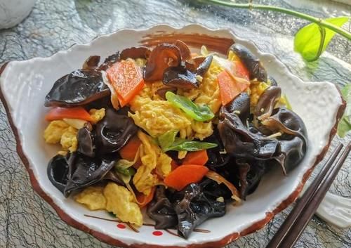 白菜|“鱼生火肉生痰萝卜白菜保平安”,冬季三种素菜比大鱼大肉更营养