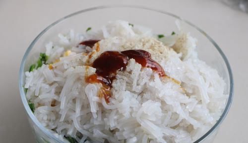 一把韭菜5斤饺子皮做懒人早餐,比韭菜盒子好吃,一口气吃10个