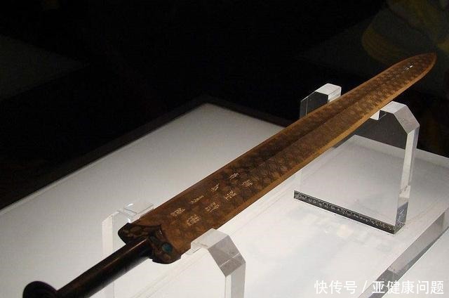 在古代社会,为何佩戴刀剑逛街都没事,私藏盔甲就会人头落地