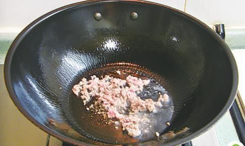  自从学会剩米饭这吃法，连蛋炒饭都很少做了，10分钟出锅，孩子点名要吃