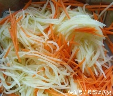 营养又鲜美的土豆胡萝卜丝饼!早餐不用再到外面买!