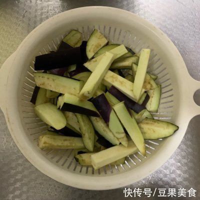 美味|这道美味蒸茄子一上桌，我的筷子就没停过