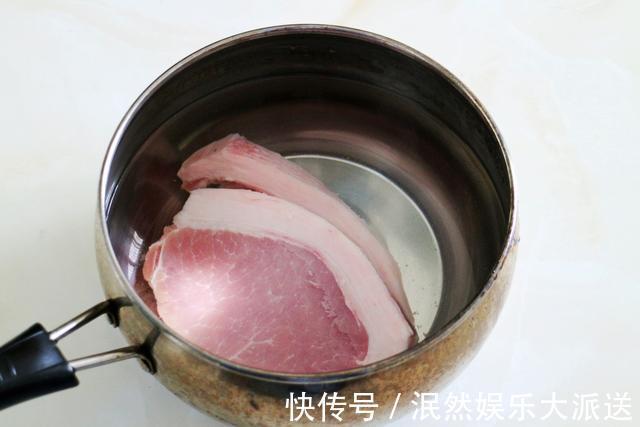 西兰花|白萝卜焖饭的做法,电饭煲简单一焖,连吃2碗才过瘾