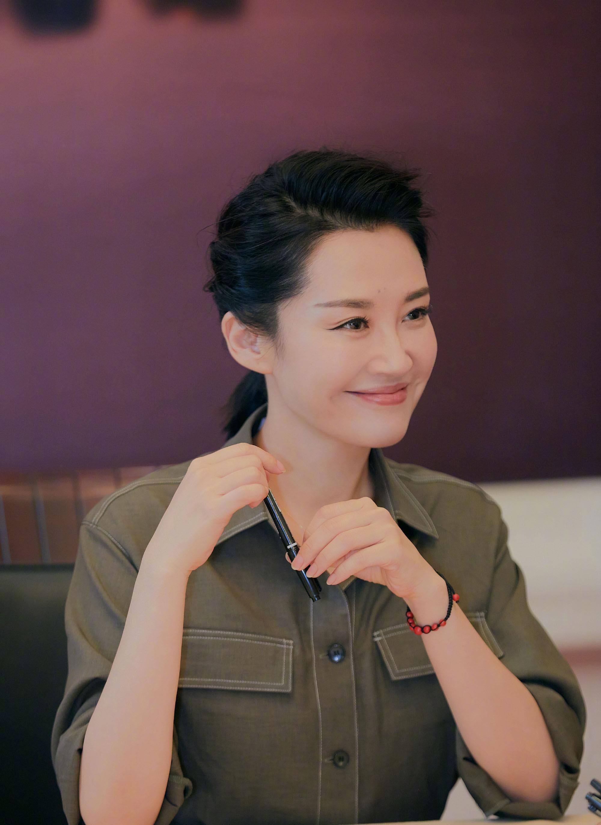 发型师|发型师透露:3种发型适合50岁女性,显气质好打理,特别是第2种