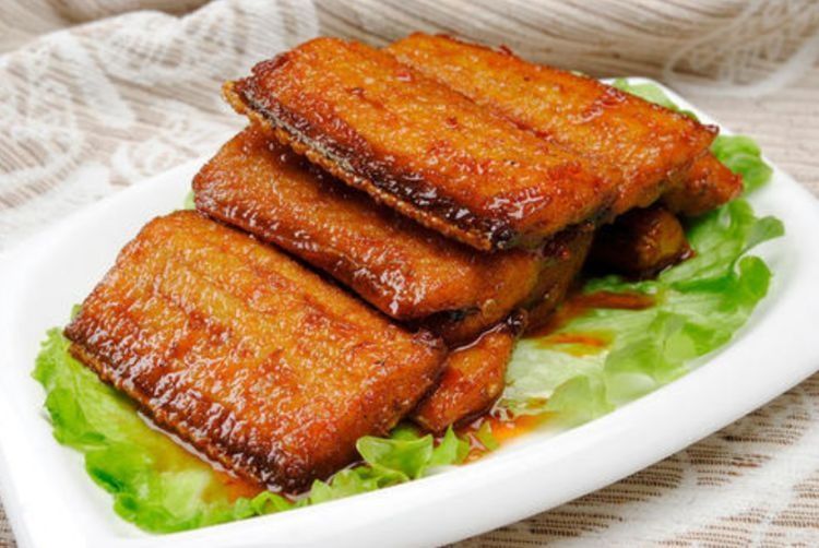 带鱼不管怎么炸，都不能直接下锅！多做一步，更入味更酥脆也不腥